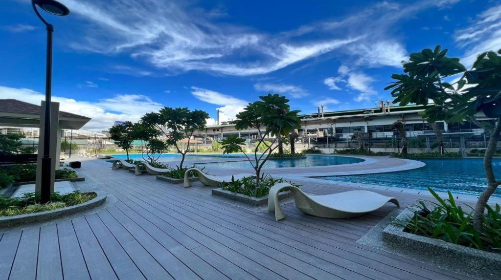 1Br Prisma Residences Dmci Stylish Condo Pasig City Экстерьер фото