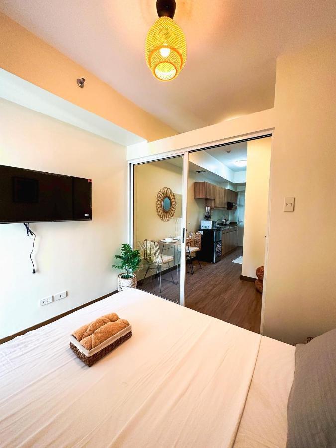1Br Prisma Residences Dmci Stylish Condo Pasig City Экстерьер фото